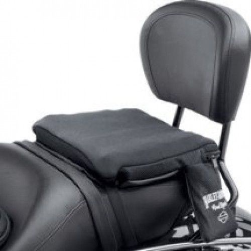 Текстильный чехол на сиденье мотоцикла