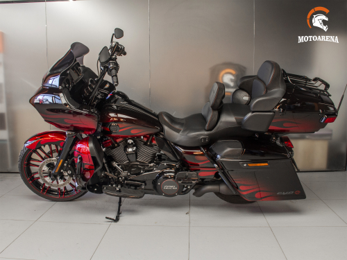 Harley-Davidson CVO Road Glide Limited фото 3