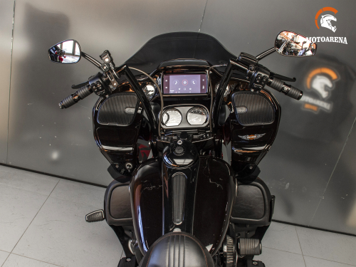 Harley-Davidson CVO Road Glide Limited фото 15