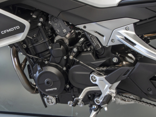 CFMOTO 800NK Advanced  фото 10