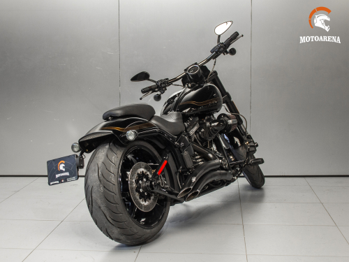 Harley-Davidson Breakout CVO FXSE Pro Street фото 4