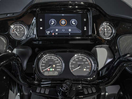 Harley-Davidson Road Glide ST фото 10