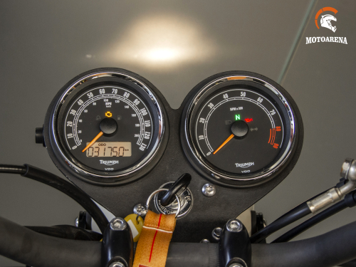 Triumph Bonneville T100 фото 11