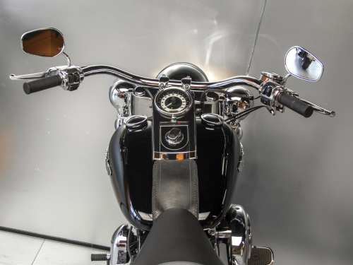 Harley-Davidson Softail Deluxe фото 17